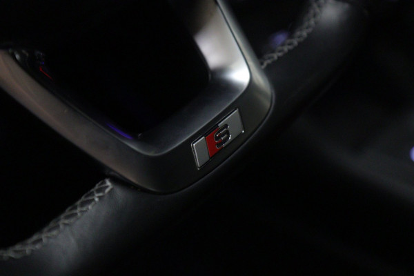 Audi Q3 45 TFSI e 3X S-Line /PANO/CARPLAY/KEYLES/STOELV/BOMVOL
