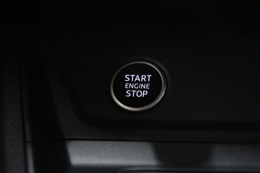 Audi Q3 45 TFSI e 3X S-Line /PANO/CARPLAY/KEYLES/STOELV/BOMVOL