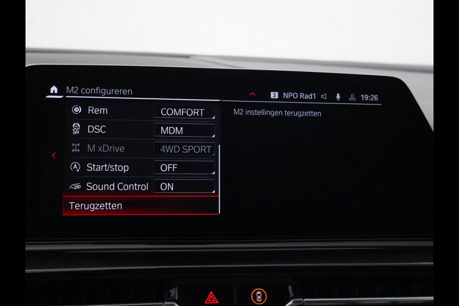 BMW M8 COMPETITION 626 PK IRISH GREEN + BOWERS & WILKINS | KERAMISCHE REMMEN