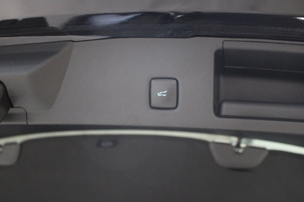 Ford Kuga 2.5 PHEV ST-Line Panoramadak/Camera/PDC/Trekhaak prijs is Rijklaar