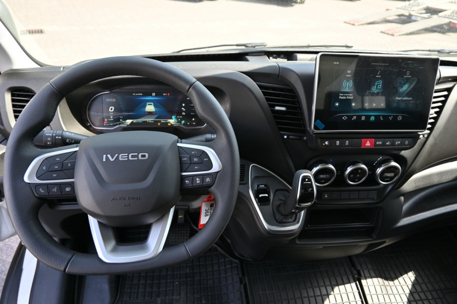Iveco Daily 35S18 3.0 180 pk Hi-Matic Open laadbak ACC, Geveerde stoel, Apple Carplay/Android Auto
