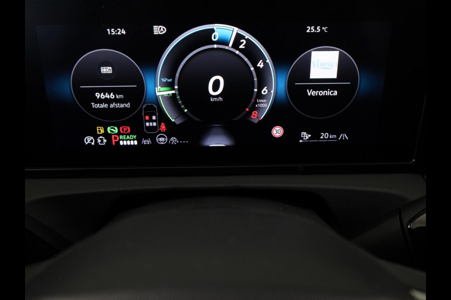 Volkswagen Tiguan 1.5 eHybrid R-Line Edition 204 pk Automaat (DSG) | Verlengde garantie | Navigatie | Trekhaak (wegklapbaar) | Parkeersensoren (Park assist) | Rondomzicht camera | Black Style pakket | R-Line |