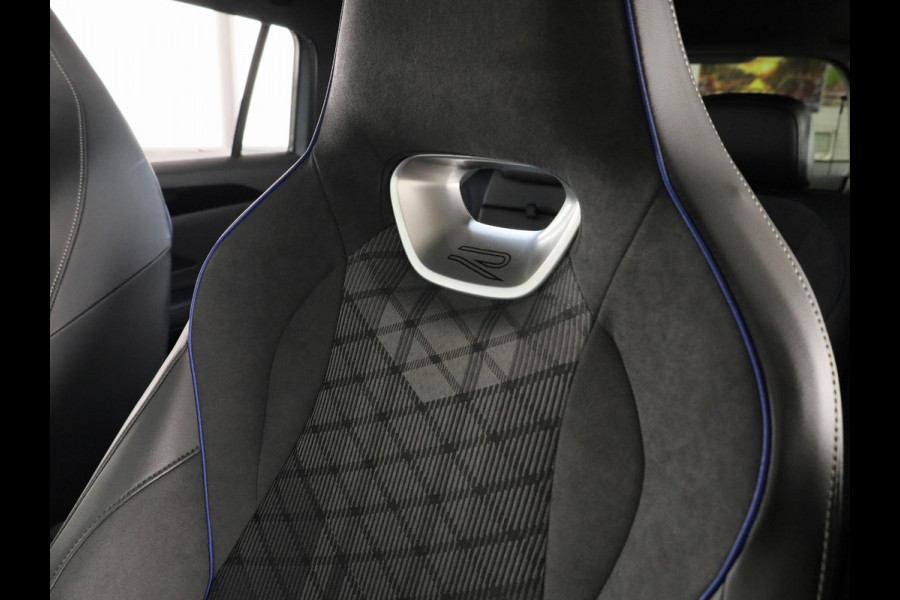 Volkswagen Tiguan 1.5 eHybrid R-Line Edition 204 pk Automaat (DSG) | Verlengde garantie | Navigatie | Trekhaak (wegklapbaar) | Parkeersensoren (Park assist) | Rondomzicht camera | Black Style pakket | R-Line |