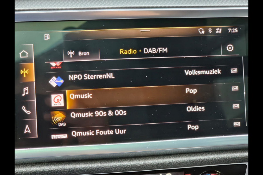 Audi Q3 35 TFSI S edition | Automaat | Navi | Pano | Virtual cockpit | Camera | Keyless |