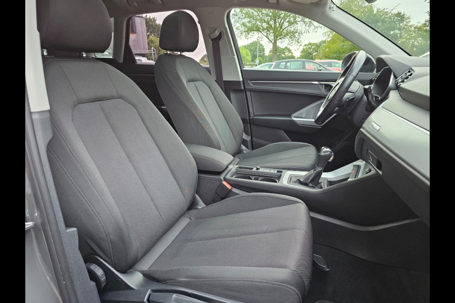 Audi Q3 35 TFSI S edition | Automaat | Navi | Pano | Virtual cockpit | Camera | Keyless |