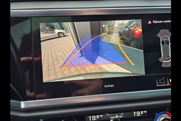 Audi Q3 35 TFSI S edition | Automaat | Navi | Pano | Virtual cockpit | Camera | Keyless |