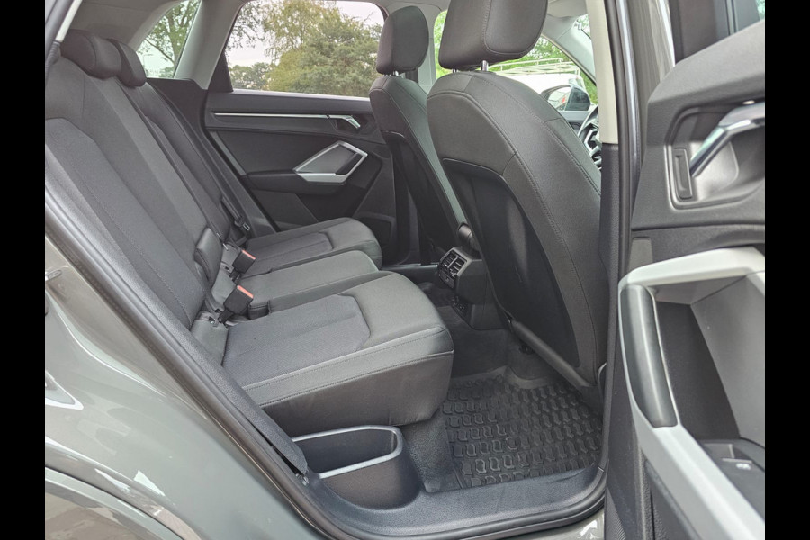 Audi Q3 35 TFSI S edition | Automaat | Navi | Pano | Virtual cockpit | Camera | Keyless |