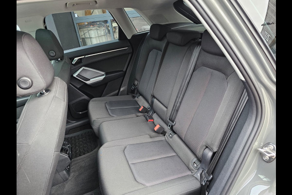 Audi Q3 35 TFSI S edition | Automaat | Navi | Pano | Virtual cockpit | Camera | Keyless |
