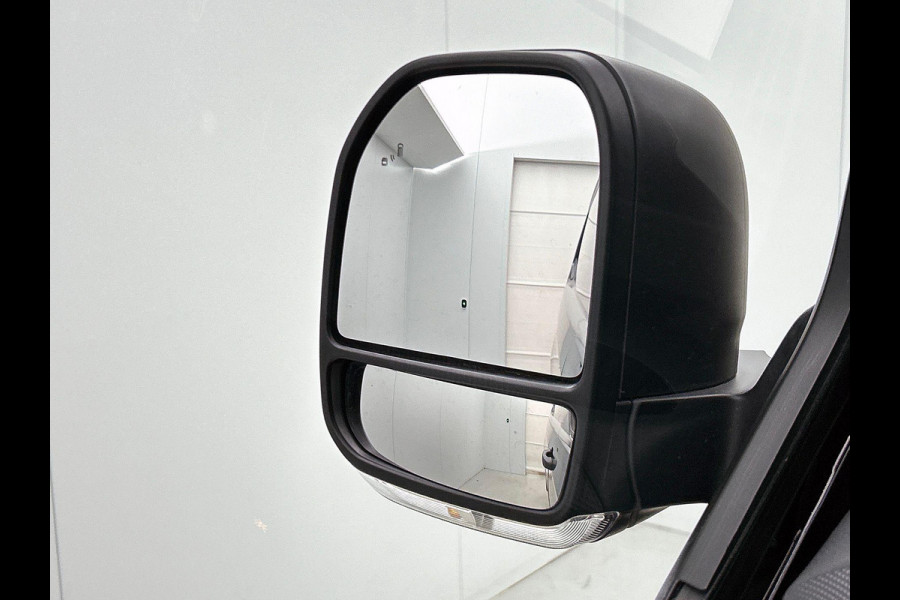 Ford Transit Custom 300 2.0 TDCI L2H1 Trend Nieuw Model Navigatie Cruise Camera Parkeersensoren Trekhaak