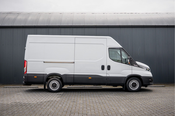 Iveco Daily 35S18 175 PK 3.0 Liter! | Automaat | 3.500 KG trekgewicht | Camera | Cruise | Airco | Trekhaak | 3-Zits