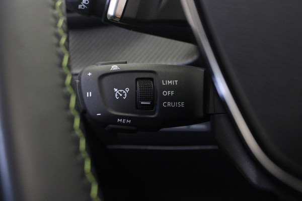 Peugeot 2008 1.2 PureTech GT |Pano|Massage|Stoelverw.|