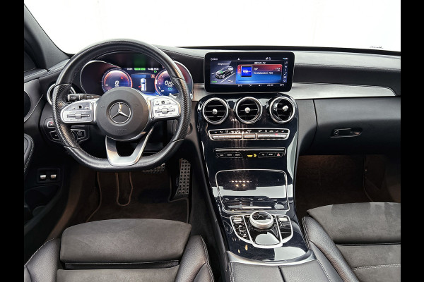 Mercedes-Benz C-Klasse Estate 300 e AMG Line(Dealer OnderH, Camera, Dodehoek, StoelV, Carplay, Parkeersensoren, Etc)