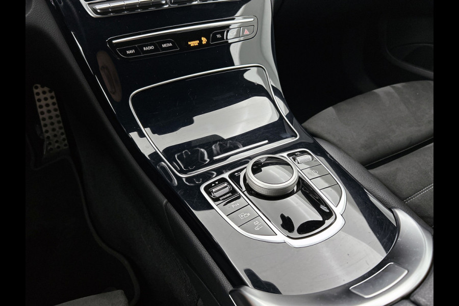 Mercedes-Benz C-Klasse Estate 300 e AMG Line(Dealer OnderH, Camera, Dodehoek, StoelV, Carplay, Parkeersensoren, Etc)