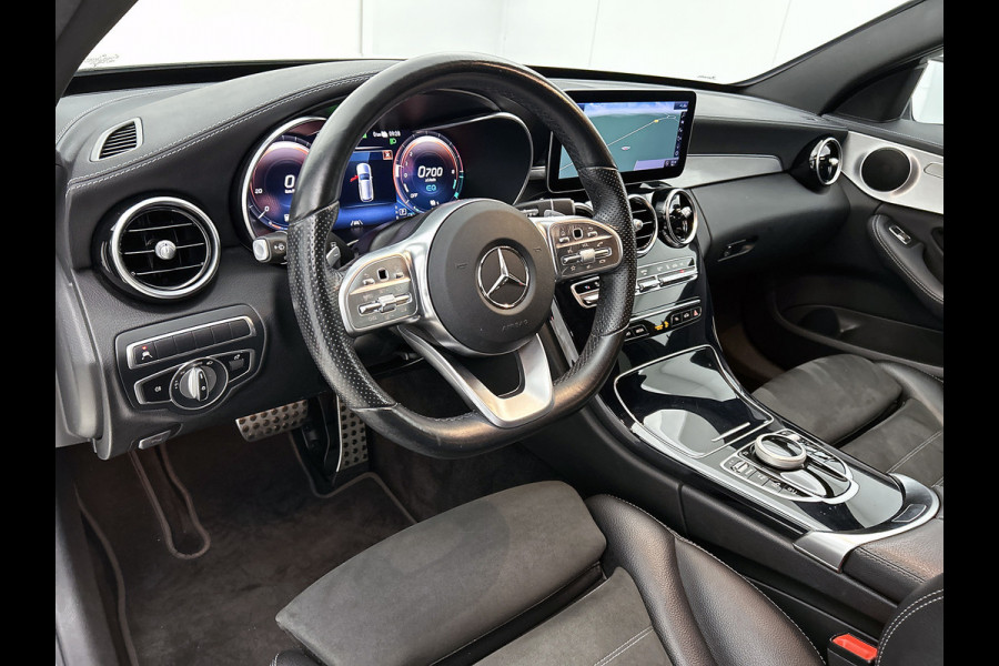 Mercedes-Benz C-Klasse Estate 300 e AMG Line(Dealer OnderH, Camera, Dodehoek, StoelV, Carplay, Parkeersensoren, Etc)