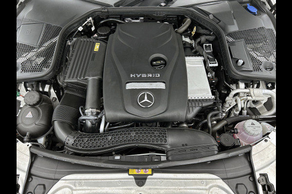Mercedes-Benz C-Klasse Estate 300 e AMG Line(Dealer OnderH, Camera, Dodehoek, StoelV, Carplay, Parkeersensoren, Etc)