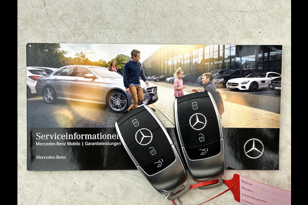 Mercedes-Benz C-Klasse Estate 300 e AMG Line(Dealer OnderH, Camera, Dodehoek, StoelV, Carplay, Parkeersensoren, Etc)