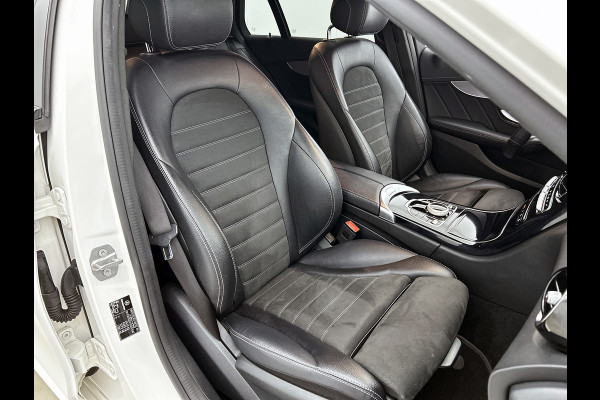 Mercedes-Benz C-Klasse Estate 300 e AMG Line(Dealer OnderH, Camera, Dodehoek, StoelV, Carplay, Parkeersensoren, Etc)