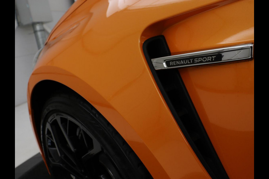 Renault Mégane 1.8 TCe 280 RS | Origineel NL | Head-Up | Carplay | Camera | Keyless | Full LED | Sportstoelen | Park Assist | Dodehoek detectie | Navigatie | Bose Sound | Cruise control | Bluetooth | Climate control