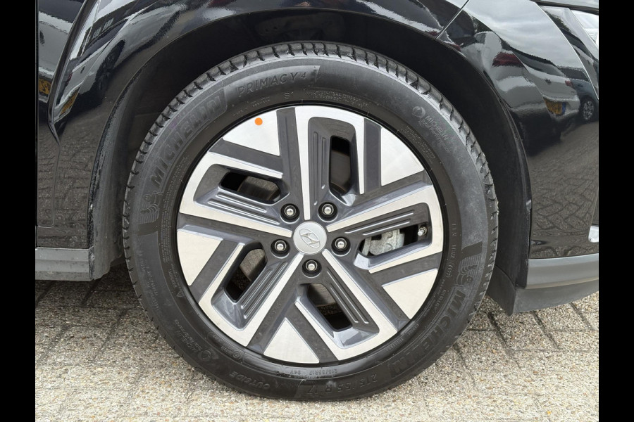 Hyundai Kona EV Limited 64 kWh | 49350 KM | Virtual Cockpit | Navigatiesysteem | Stoelverwarming