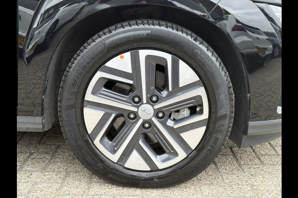 Hyundai Kona EV Limited 64 kWh | 49350 KM | Virtual Cockpit | Navigatiesysteem | Stoelverwarming