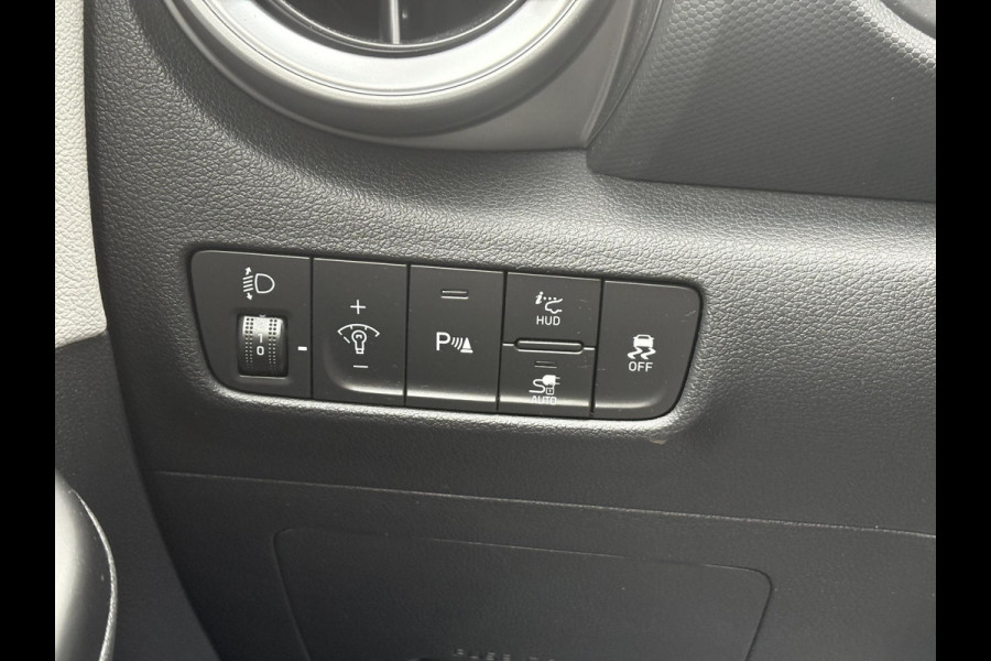 Hyundai Kona EV Limited 64 kWh | 49350 KM | Virtual Cockpit | Navigatiesysteem | Stoelverwarming