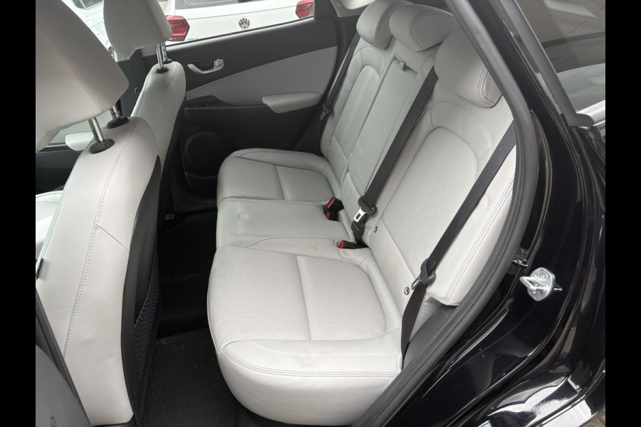 Hyundai Kona EV Limited 64 kWh | 49350 KM | Virtual Cockpit | Navigatiesysteem | Stoelverwarming