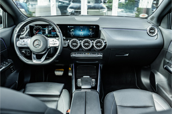 Mercedes-Benz EQA 250 AMG Line 67 kWh | Pano | Apple Carplay |