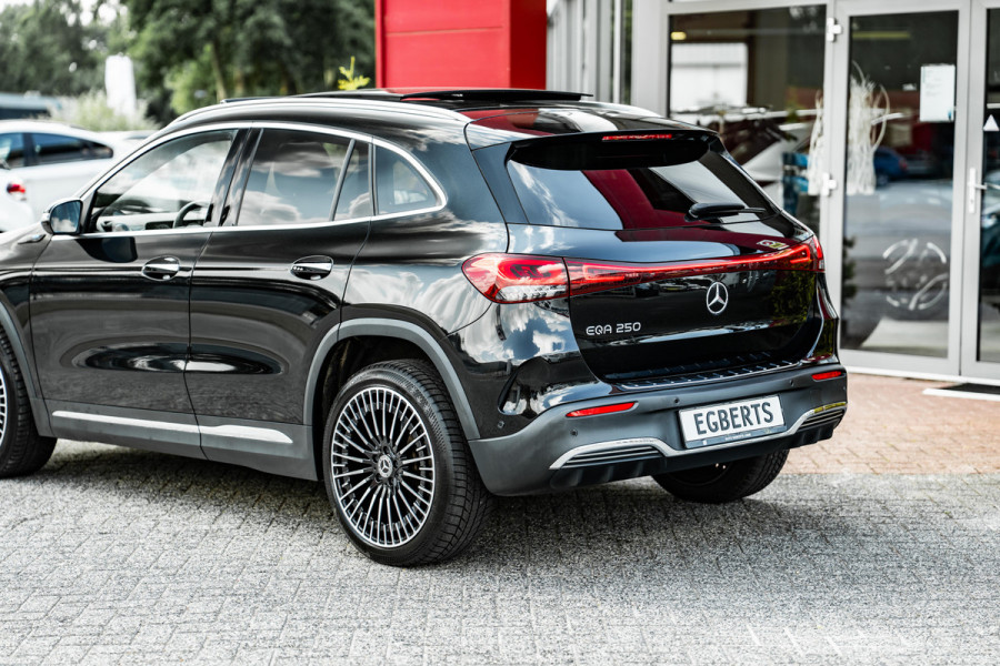 Mercedes-Benz EQA 250 AMG Line 67 kWh | Pano | Apple Carplay |