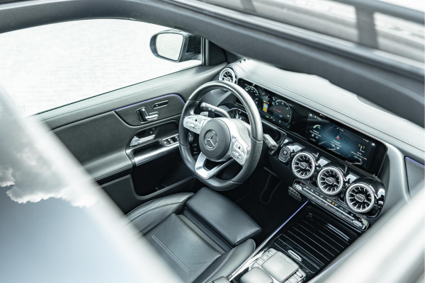 Mercedes-Benz EQA 250 AMG Line 67 kWh | Pano | Apple Carplay |