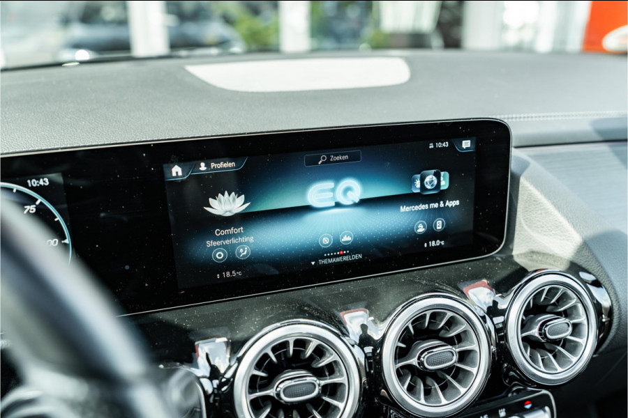 Mercedes-Benz EQA 250 AMG Line 67 kWh | Pano | Apple Carplay |