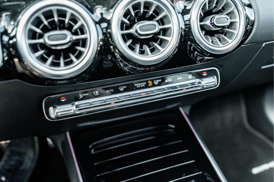 Mercedes-Benz EQA 250 AMG Line 67 kWh | Pano | Apple Carplay |