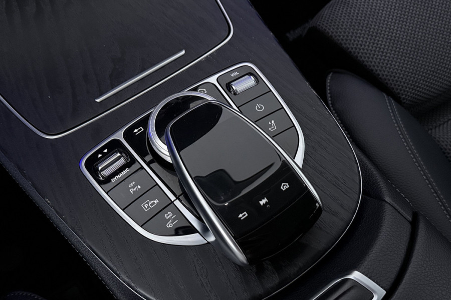 Mercedes-Benz E-Klasse Estate 300 de Advantage (TREKHAAK, STOELVERWARMING, SFEERVERLICHTING, CRUISE ADAPTIEF, CAMERA)