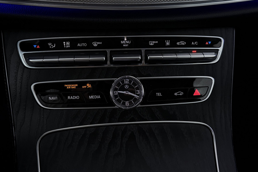 Mercedes-Benz E-Klasse Estate 300 de Advantage (TREKHAAK, STOELVERWARMING, SFEERVERLICHTING, CRUISE ADAPTIEF, CAMERA)