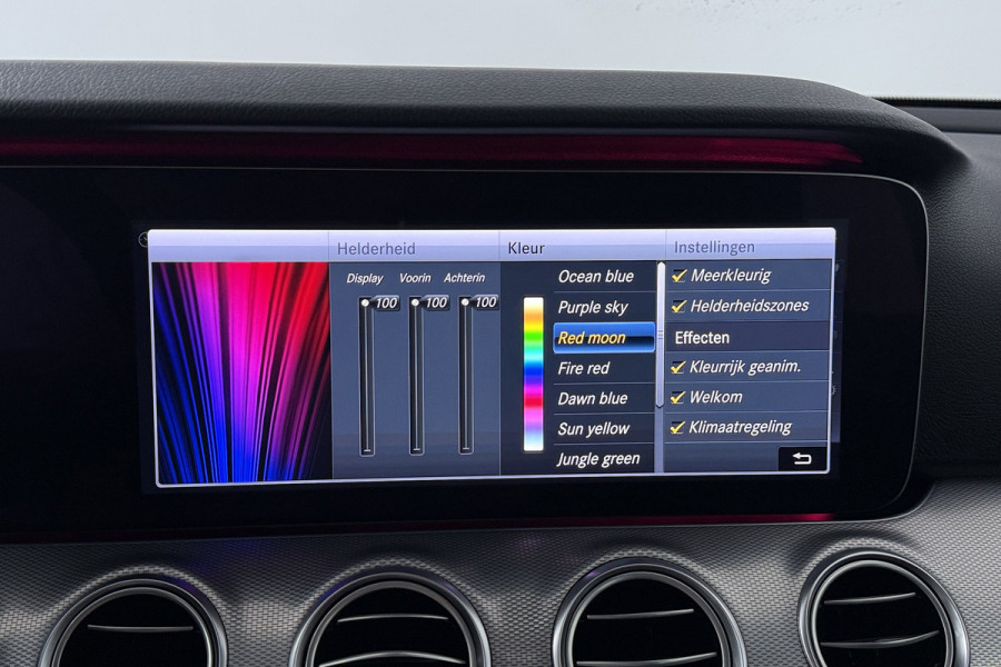 Mercedes-Benz E-Klasse Estate 300 de Advantage (TREKHAAK, STOELVERWARMING, SFEERVERLICHTING, CRUISE ADAPTIEF, CAMERA)