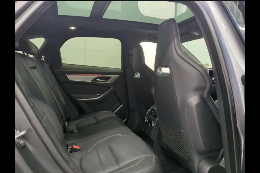 Jaguar F-Pace 2.0 P400e PHEV AWD. R-Dynamic HSE / Panoramadak / Leder-luxe / Pdc.+Camera / Navigatie / Hot-Cold Climate Pack / Surround Sound system / Apk 03-2027