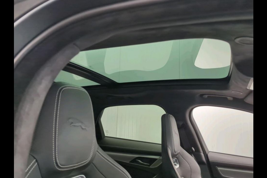 Jaguar F-Pace 2.0 P400e PHEV AWD. R-Dynamic HSE / Panoramadak / Leder-luxe / Pdc.+Camera / Navigatie / Hot-Cold Climate Pack / Surround Sound system / Apk 03-2027