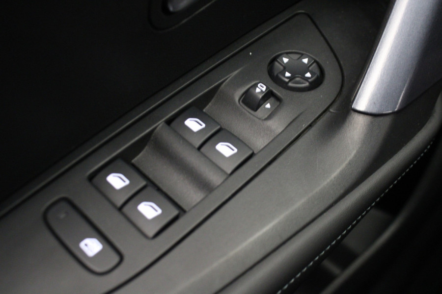 Peugeot 2008 1.2 PureTech Allure |Stoelverwarming|Navi|