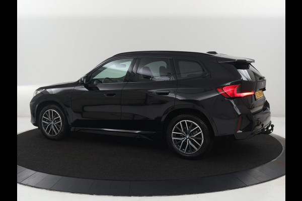 BMW X1 xDrive23i M-sport | Trekhaak | Leder | Head-up | 360 camera | Carplay | Stoelverwarming | Cruise control | Sfeerverlichting | Climate control | Full LED