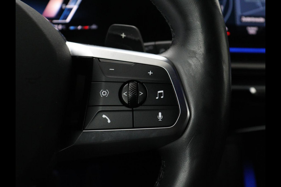 BMW X1 xDrive23i M-sport | Trekhaak | Leder | Head-up | 360 camera | Carplay | Stoelverwarming | Cruise control | Sfeerverlichting | Climate control | Full LED