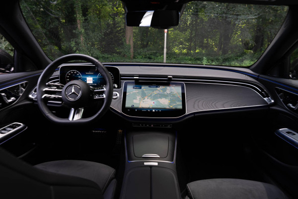 Mercedes-Benz E-Klasse 300 e AMG Line | Panorama | Memory | 360 Camera
