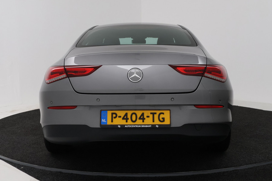 Mercedes-Benz CLA-Klasse 180 Business Line (STOELVERWARMING, NAVIGATIE, CAMERA, PARKEERSENSOREN)