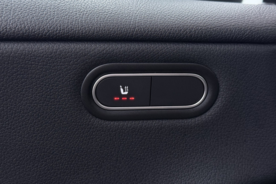 Mercedes-Benz CLA-Klasse 180 Business Line (STOELVERWARMING, NAVIGATIE, CAMERA, PARKEERSENSOREN)