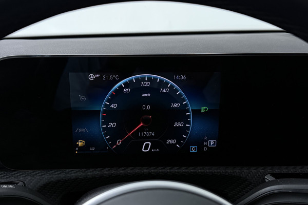 Mercedes-Benz CLA-Klasse 180 Business Line (STOELVERWARMING, NAVIGATIE, CAMERA, PARKEERSENSOREN)