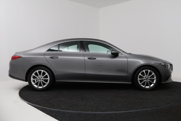 Mercedes-Benz CLA-Klasse 180 Business Line (STOELVERWARMING, NAVIGATIE, CAMERA, PARKEERSENSOREN)