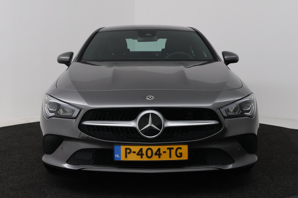 Mercedes-Benz CLA-Klasse 180 Business Line (STOELVERWARMING, NAVIGATIE, CAMERA, PARKEERSENSOREN)