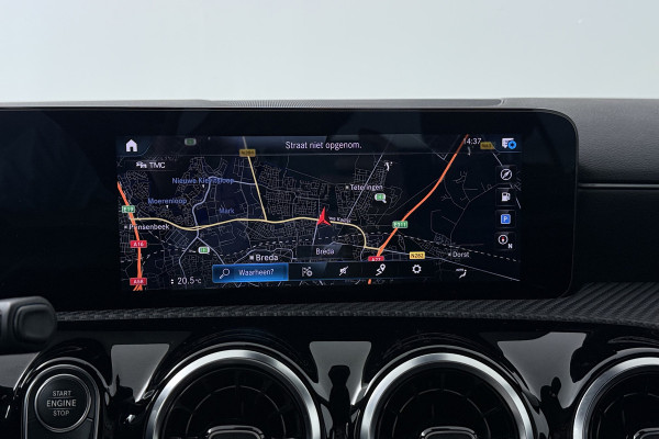 Mercedes-Benz CLA-Klasse 180 Business Line (STOELVERWARMING, NAVIGATIE, CAMERA, PARKEERSENSOREN)