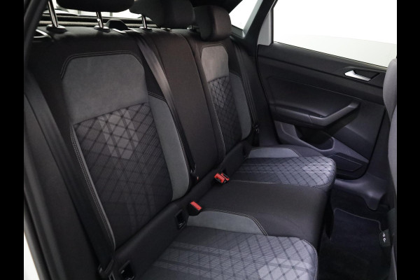 Volkswagen Polo 1.0 TSI R-Line 95 pk Automaat (DSG) | Verlengde garantie | Navigatie via App | Parkeersensoren | Achteruitrijcamera | Keyless | R-Line |