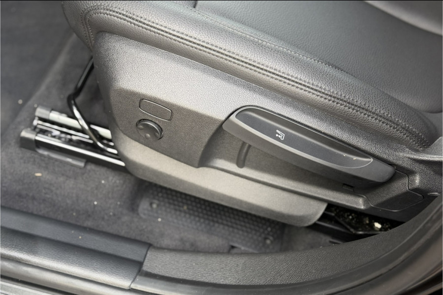 BMW X1 xDrive25e | Head-Up | Trekhaak | Leder | Camera | Stoelverwarming