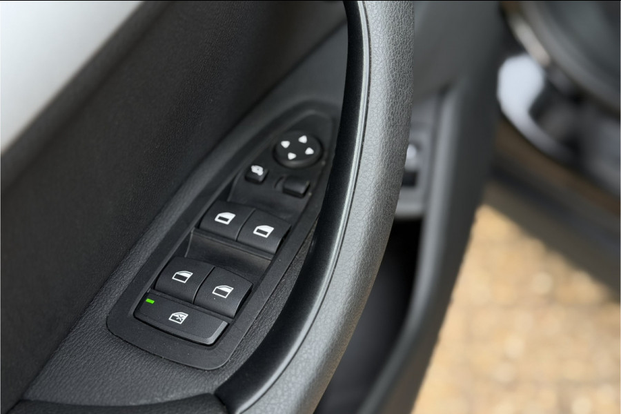 BMW X1 xDrive25e | Head-Up | Trekhaak | Leder | Camera | Stoelverwarming
