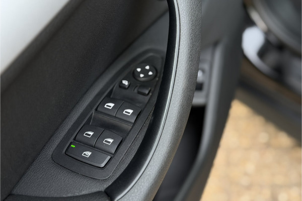 BMW X1 xDrive25e | Head-Up | Trekhaak | Leder | Camera | Stoelverwarming